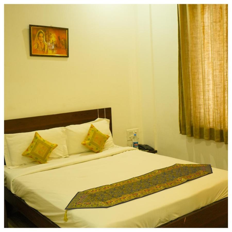 Hotel Dream Villa In Удайпур Екстериор снимка