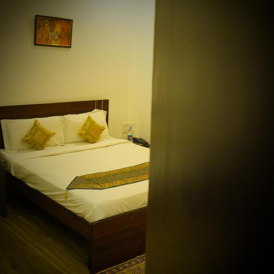 Hotel Dream Villa In Удайпур Екстериор снимка