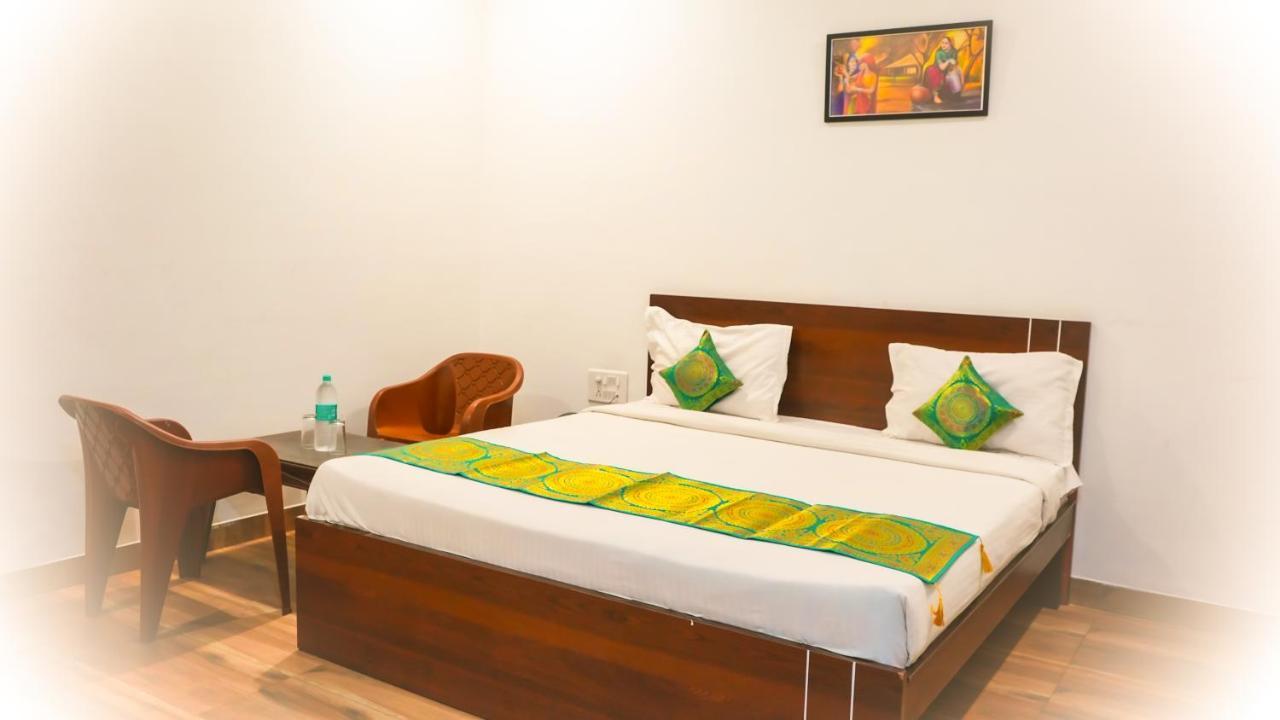 Hotel Dream Villa In Удайпур Екстериор снимка
